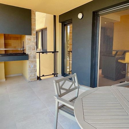 Ferienwohnung Mit Beheiztem Pool, 60 M Vom Strand Maslenica Exteriör bild