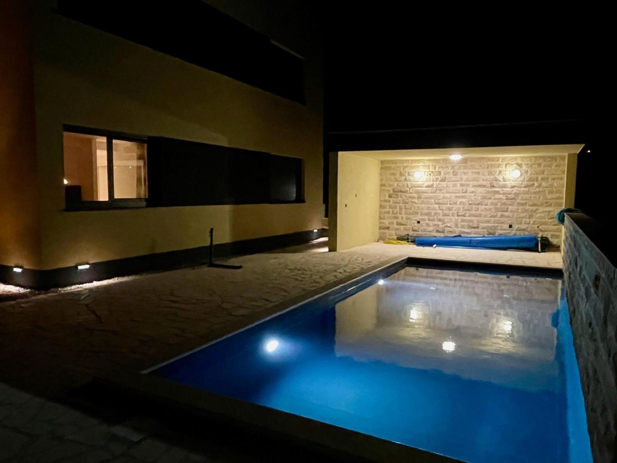 Ferienwohnung Mit Beheiztem Pool, 60 M Vom Strand Maslenica Exteriör bild