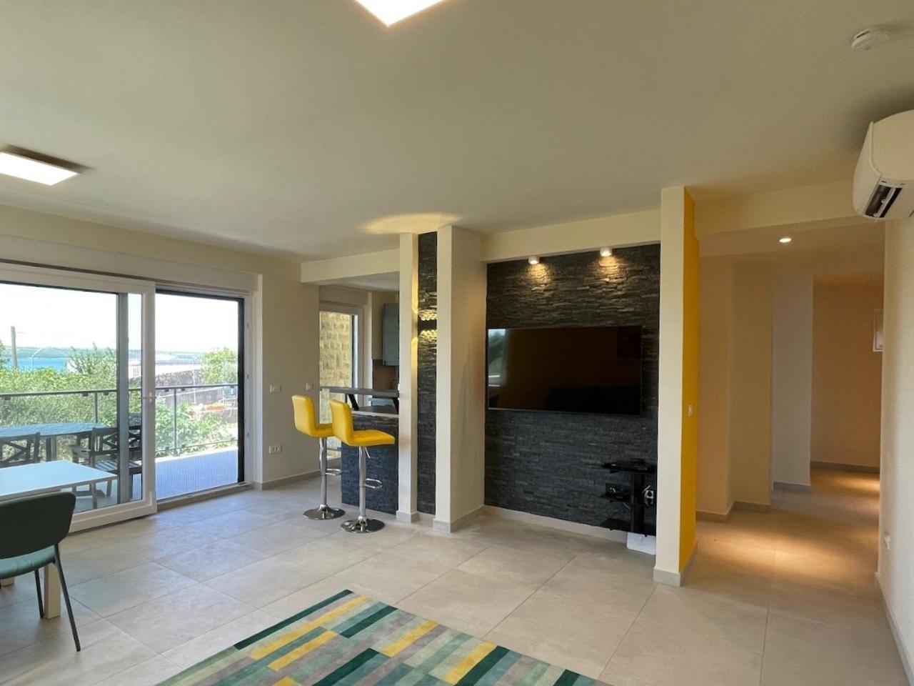 Ferienwohnung Mit Beheiztem Pool, 60 M Vom Strand Maslenica Exteriör bild
